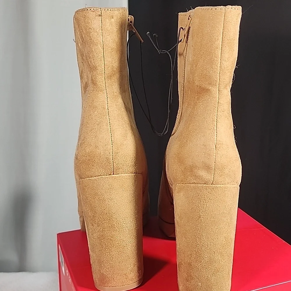 Forever 21 Tan Heeled Boots with Chunky Heel and Platform - Picture 4 of 12